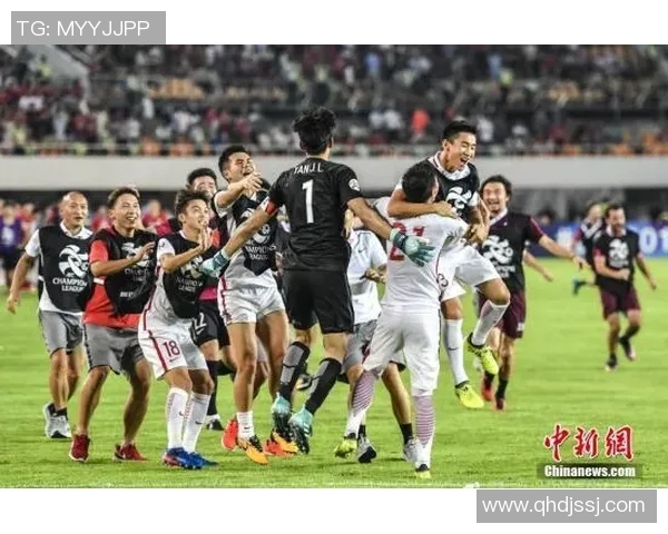 恒大与香港东方的球迷激情对决展现足球魅力与团结精神